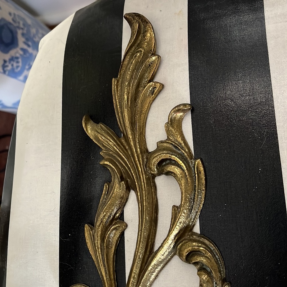 •VINTAGE MIDCENTURY BRASS FRENCH SCONCE MAXIMALIST ORNATE• - Picture 8 of 13